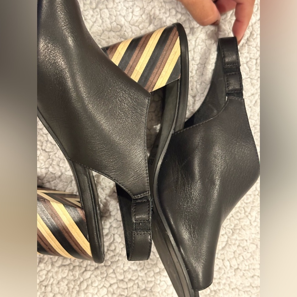 Eileen Fisher Bobbie Italian Leather Slingback Heels - Picture 13 of 14